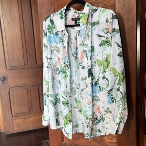 Banana Republic Dillon Classic fit, large blouse. No tags, never worn.